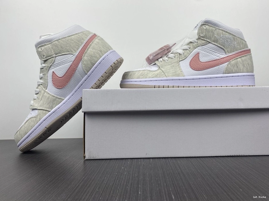 Light Iron - Ore Mid 1 Jordan (W) DN4045-001 SE 0118